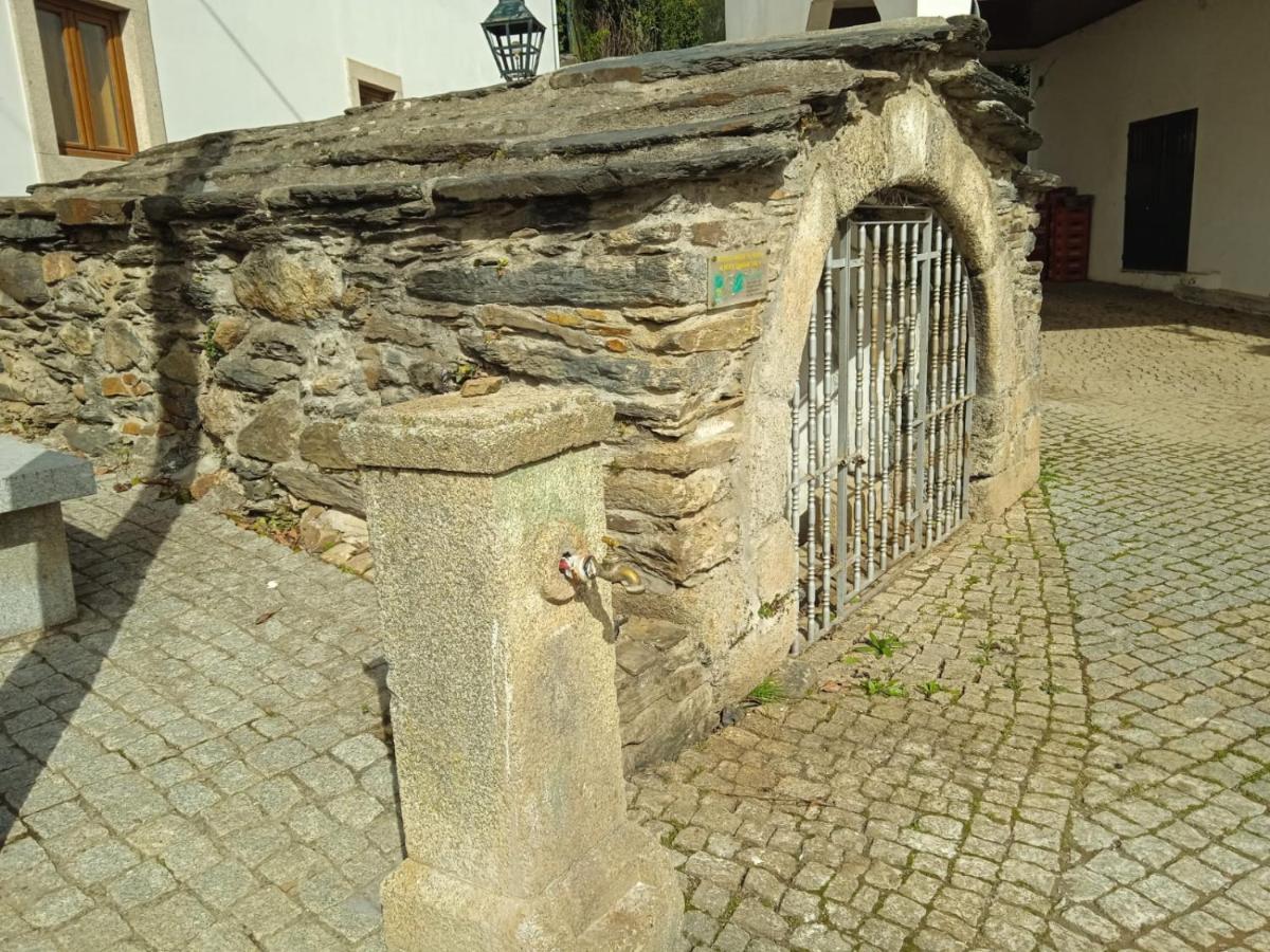 Casa Da Ribeira Em *