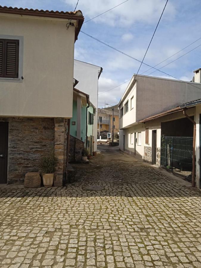 Casa Da Ribeira Em Ferienhaus